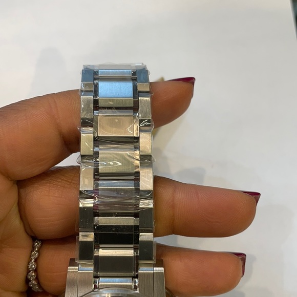 Burberry watch - Picture 5 of 12